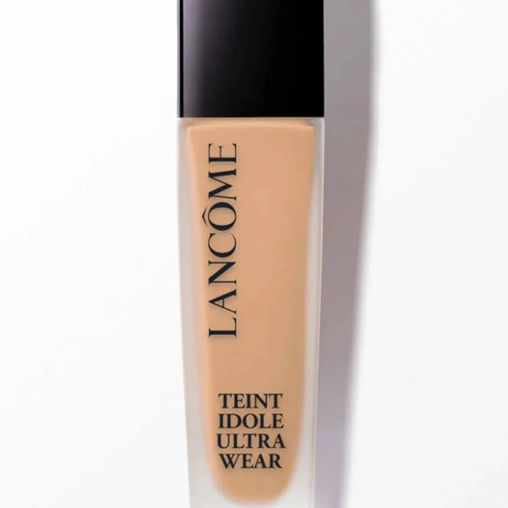 New-Lancôme Ultra Wear Foundation 230W